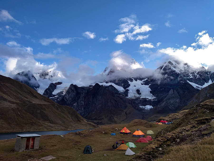 Campamento Carhuacocha Huayhuash / Foto: Wil Bravo